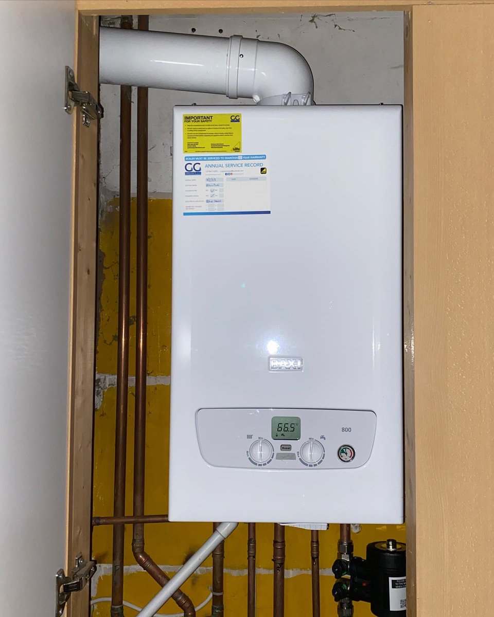 GrahamsGasUK's tweet photo. Out with the old and in with the new.

Brand new Baxi 800 with an Adey system filter and Smart controls coming with a 10 year warranty fitted today.

Customer delighted to get rid of old problematic Vokera boiler!  #baxi #10yearwarranty #adey #grahamsgas #gassaferegistered https://t.co/G3yrhVcPHa