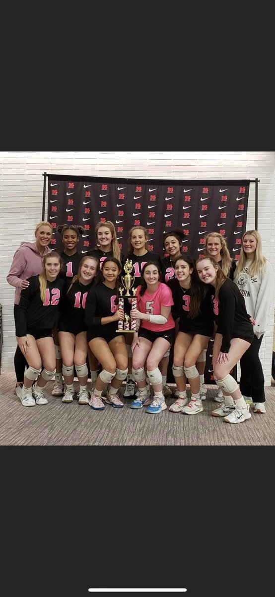 EmilyBreazyVB's tweet photo. 3rd tournament WIN in a row!! Took the win home from Memphis, TN this past weekend! So much fun with these girls🤍 https://t.co/bfsCHE2ieh