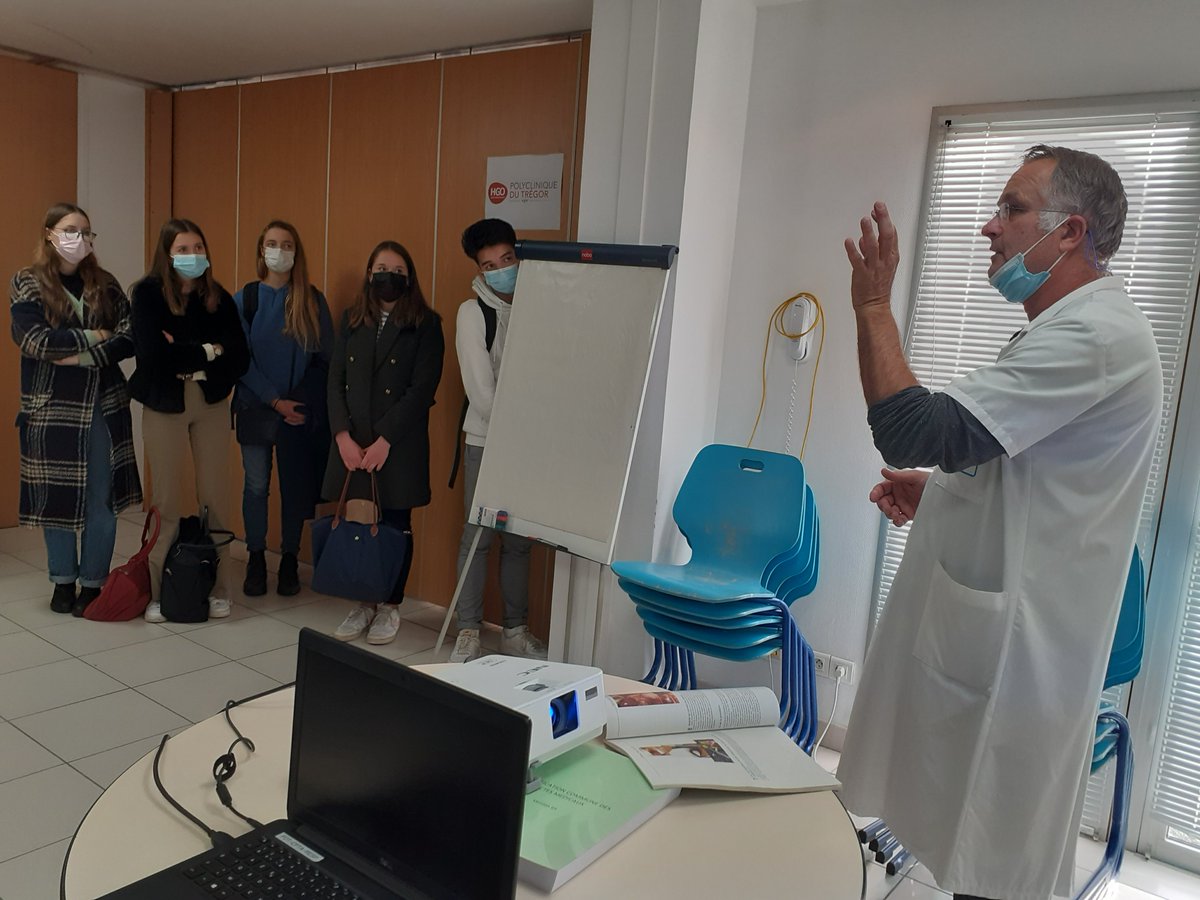 La_FHP's tweet photo. [#votonssante]🗳️
💬« Menons des actions déterminées de valorisation des métiers de la santé auprès des jeunes »
FOCUS sur l’opération « Ma clinique est fantastique » organisé par la FHP Bretagne et la FHP VAL DE LOIRE OCEAN 👏
👉  : https://t.co/gKl44LTE5e
 #présidentiellefhp2022 https://t.co/lbjVa4qyRv