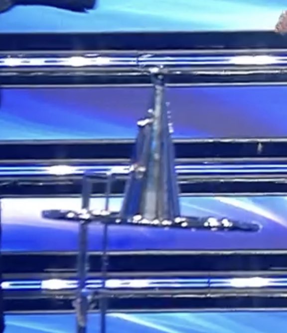 gossiptv__'s tweet photo. IL TUBO GIÀ PRONTO ✈️✈️✈️ #Sanremo2022 https://t.co/nfji3iMfNL