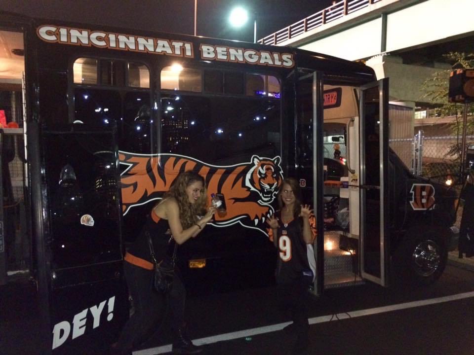 NatalyaDaoud's tweet photo. Kudos to you @JimIrsay for being an honorable man by giving away Super Bowl tickets to huge Bengals fans, like myself, who cannot afford them. https://t.co/S1BCTZYwyB