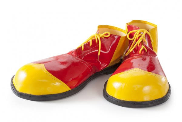 quevedochris_'s tweet photo. Las #ZapatillasListas de los dignos imbéciles. https://t.co/B5som01PMy