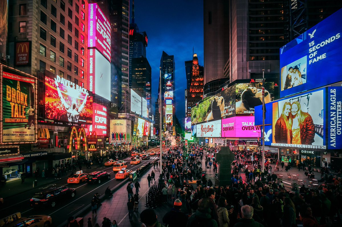 Faustorosa's tweet photo. Tbt de hoje destacando Times Square em 2017. #tbt #ThePhotoHour #photography #cityscape #NYC https://t.co/ZwGTM0eZAI