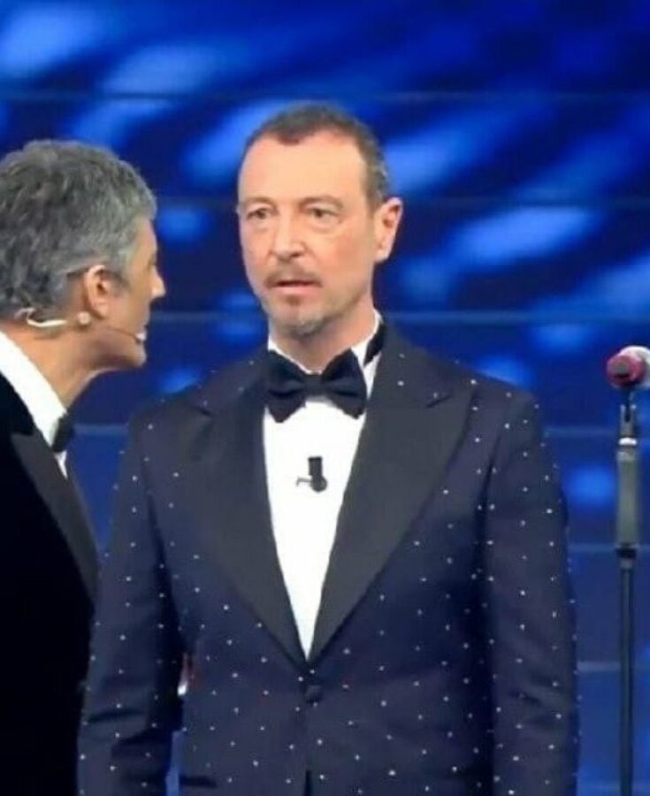 middleagewome's tweet photo. Vi prego pensavo che stasera fosse la serata cover, tutto bene insomma 

#Sanremo2022 https://t.co/4YetD1UELa