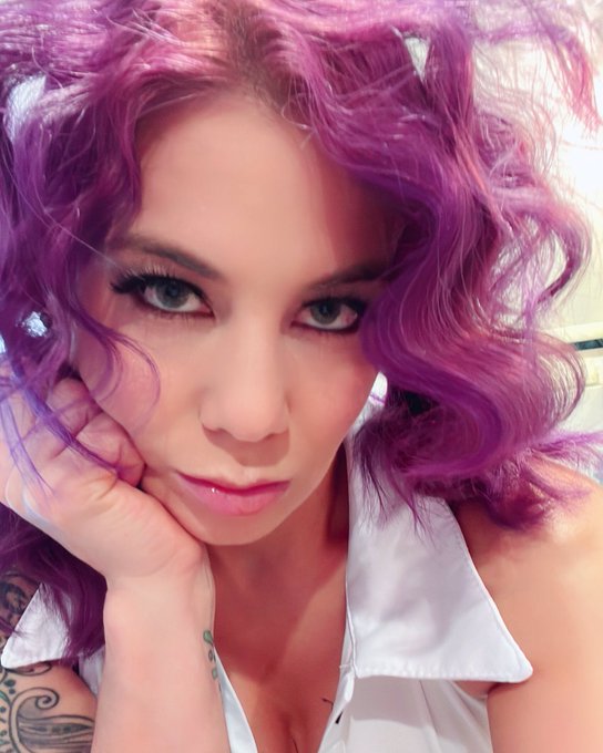 Let the games begin 😇😁 https://t.co/diojp5JiSl https://t.co/mrAbNzpxyd<a href="/tag/merrychristmas"class="tags"><span>#merrychristmas</span></a><a href="/tag/happyholidays"class="tags"><span>#happyholidays</span></a><a href="/tag/ho"class="tags"><span>#ho</span></a>