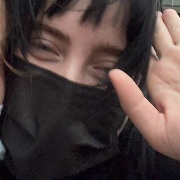 bestpicsbil's tweet photo. 🥺 https://t.co/rW0wjLlWxo