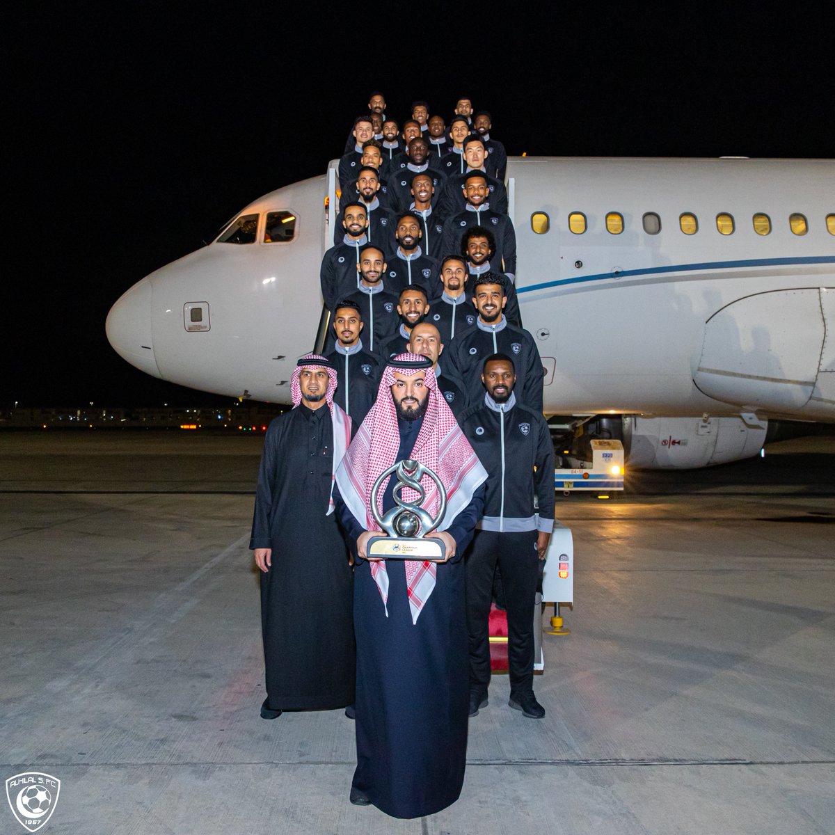 Alhilal_FC's tweet photo. 🔝 التاريخ يُكتب من "أبوظبي" 😎💙

#الهلال
#كبير_آسيا https://t.co/zWk3thsBPU