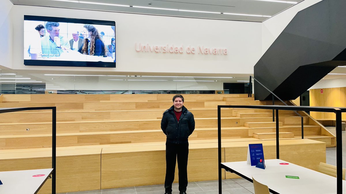 sebastiangtz's tweet photo. En la sede de #Madrid de la Universidad de Navarra @unav impartiendo clases en el Máster en Innovación Tecnológica de @tecnun #IoT #Industry40 #IIoT #Robotics #Manufacturing40 https://t.co/IhedvBf3bP
