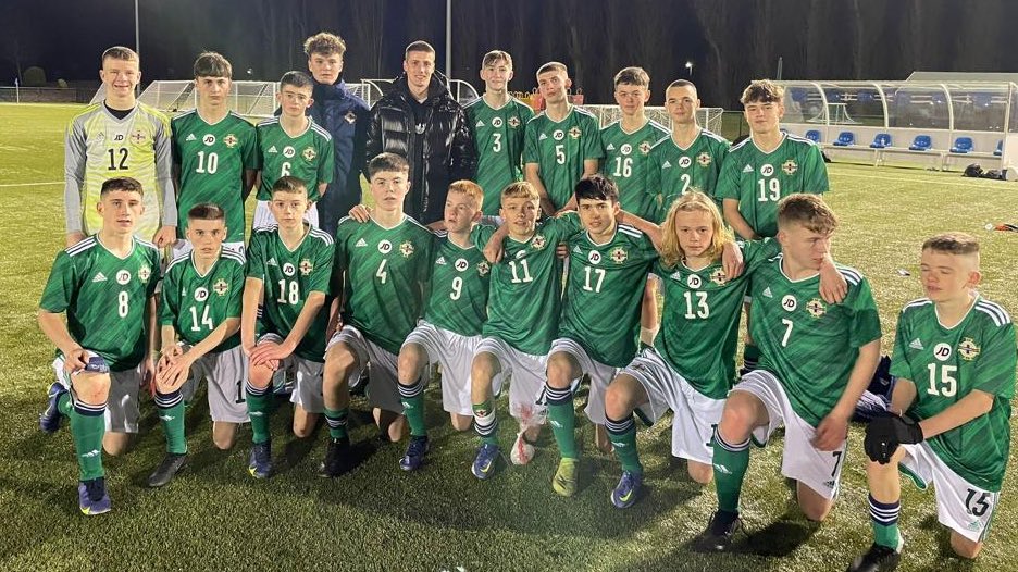 👏 Congrats to <a href="/NorthernIreland/">Northern Ireland</a> U15s who defeated <a href="/ChelseaFC/">Chelsea FC</a> U15s 4-0 tonight! And big thanks to <a href="/Sam_McC4/">Sam McClelland</a> for dropping by ⚽️ #GAWA