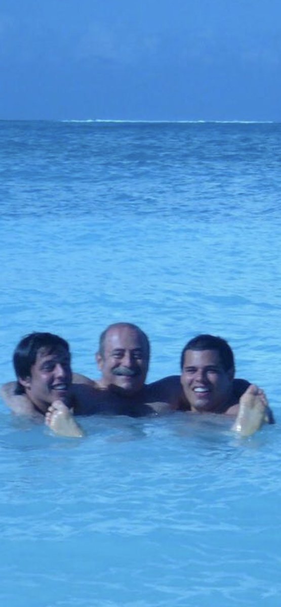 Stivelandrea's tweet photo. Feliz Cumple!!! Así de Feliz!!! https://t.co/yyzS5B7z9k