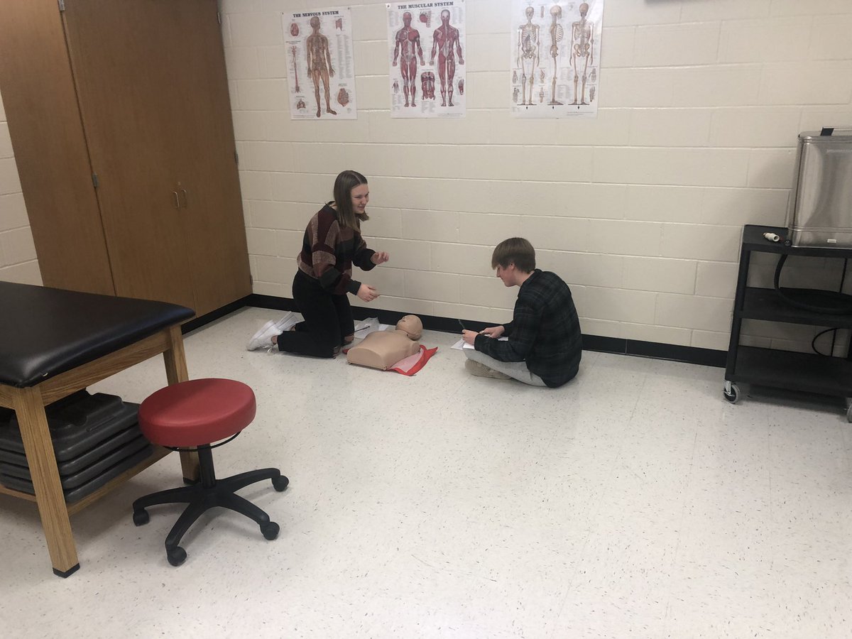 cabotsm1's tweet photo. This month Sports Med students have been working on CPR and AED Certifications! https://t.co/e0j2nkcrxp