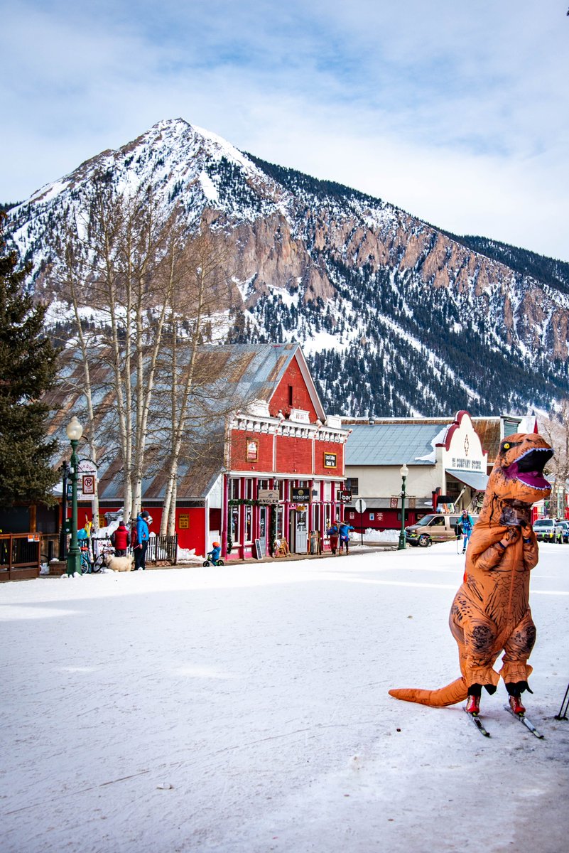 Whether you’re here to race or just watch the fun, <a href="/cbnordic/">Crested Butte Nordic</a>’s 36th Annual Alley Loop is worth coming for the weekend festivities! From seriously great costumes to seeing Elk Ave + our famous alleyways become a snow-laden race course, this weekend is always a blast! 
⛷🥸🦖❄️