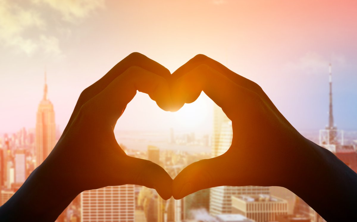 #LoveYourValentine with a bottle of Chandon Rosé, chocolate-covered strawberries &amp; a late check-out in the city that never sleeps - available only at New York Hilton Midtown! #travel #romance #hilton 

BOOK NOW:
bit.ly/3AjNgLy