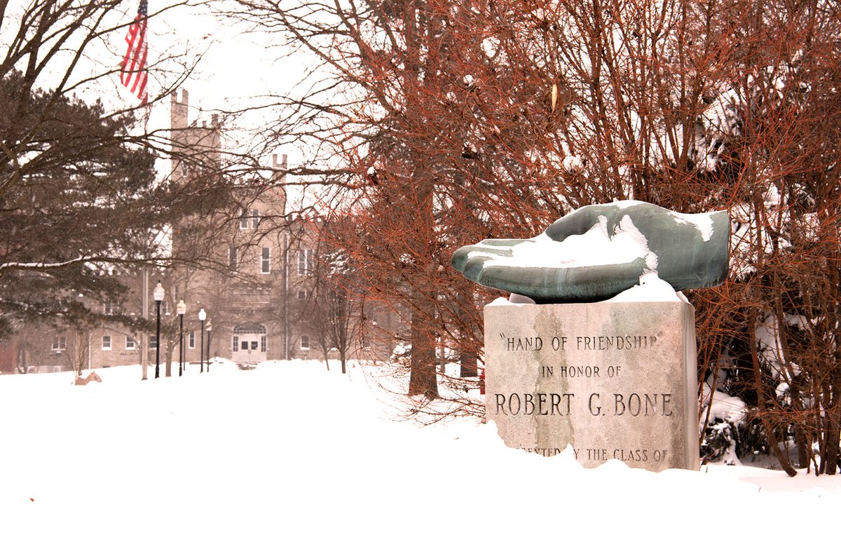 IllinoisStateU's tweet image. There is snow time like the present ❄️ Stay warm, Redbirds ❤️