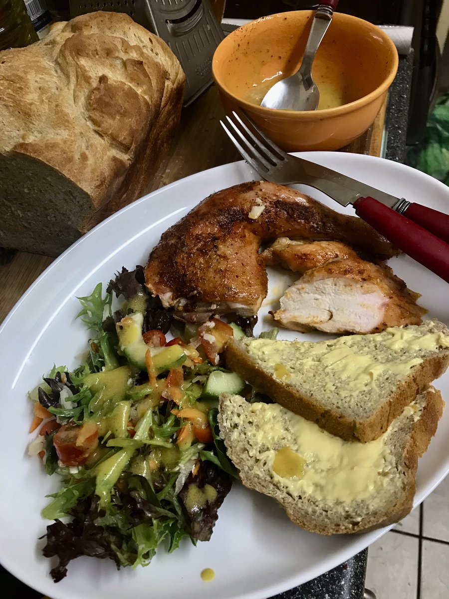 tantrictrevbbq's tweet photo. BBQ Bread and Spatchcock chicken on the Weber MT. Chicken rub was A&amp;O feather duster in Crème Fraîche and marinated for two hours. Side salad and homemade French dressing. #bbq #homebaking #bbqbread #spatchcock #chicken https://t.co/DDisH9RJ1E
