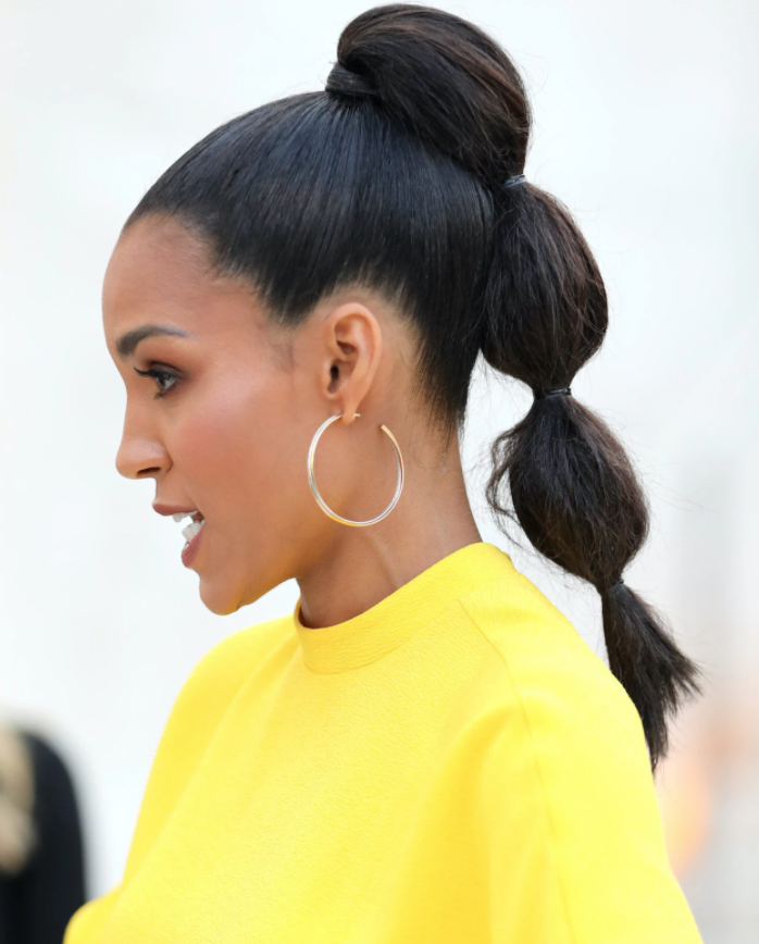 RevistaAlaModa's tweet photo. A continuación...
Peinados que puedes hacerte en un 'Bad Hair Day'. ¡Claro que Sí!
No debe ser aburrido, ni fuera de tendencia tu look, estas opciones te harán lucir super chic.
¿Cuál le aplica a tu cabello?
#AlaModa #ViveAlaModa #Tendencia #Novedades #Looksdelascalles https://t.co/rPqjlgxz5h