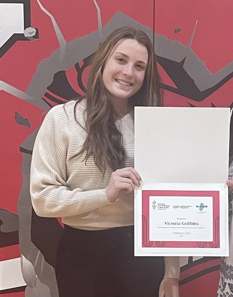 Congrats to Tori Griffiths for being recognized as Kingsway’s National Women and Sports Day honoree! A standout student academically and athletically!  A True Dragon! ⚫️🔴