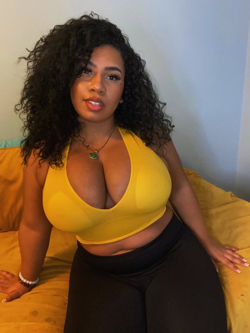 Need you right in my space for now 🤍 https://t.co/vNO2GmoSYj