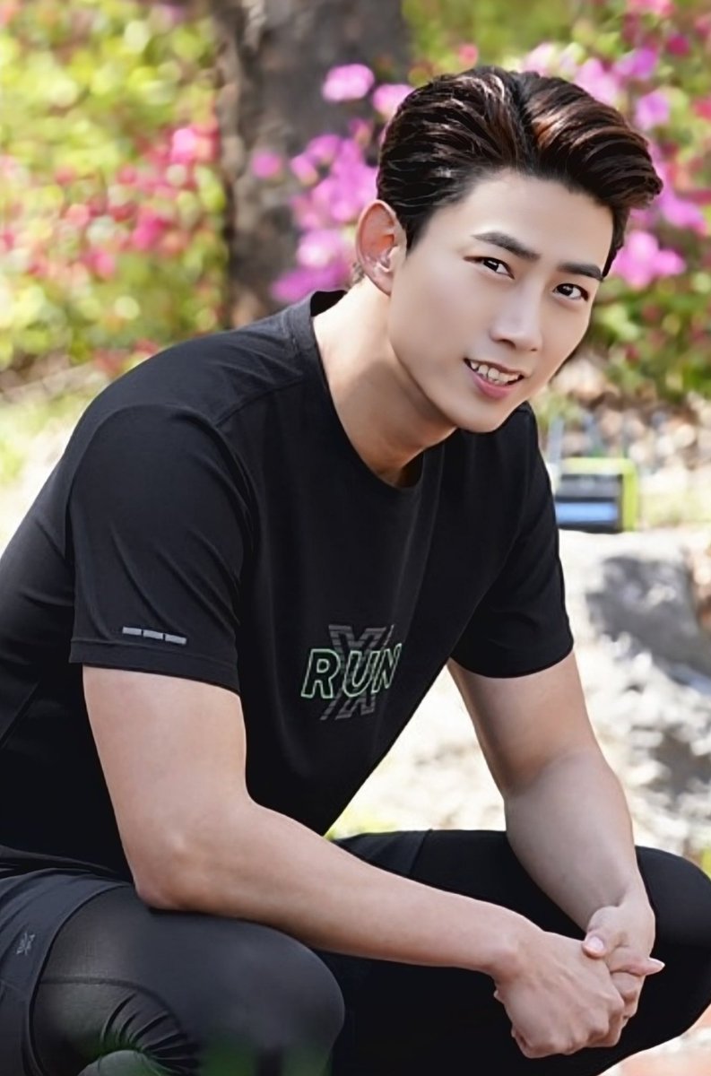 busannuya2's tweet photo. 오늘도 즐거운 하루 보내세요
태겨니두~~~😘😘😘😘😘
#옥택연 #택연 #TAECYEON
#oktaecyeon #2PM #テギョン https://t.co/lKfJv4tqtu