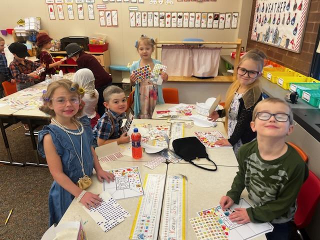 robdill4475's tweet photo. From 5 years old to 100 years old. Happy 100th day of school. #Fhproud https://t.co/sAVQmBzfft
