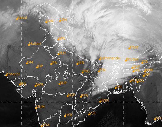 CanisPariah's tweet photo. Meanwhile, as this fast moving system approaches #EastIndia, it induces #Norwesters (#Kalbaishakhi), a premonsoon shower. If this is not climate change then what ? Hailstorms gusty winds tornado what not ?
#DarjeelingSnows #SikkimSnows #ArunachalPradeshsnows #BiharRains #WBRains https://t.co/16bDFgQKQW