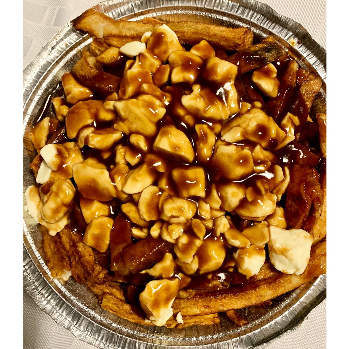TheTinyFoodie's tweet photo. It's @LaPoutineWeek, and you know I had to get one of the classics from #Greenspot 🔥 Love it when the squeaky cheese is SUPER melted with just the right amount of gravy.

#greenspot #poutine #lapoutineweek #mtl #mtleats #mtlfood #poutineweek #restomtl #mtlresto #quebec #qc https://t.co/Tj7rTJ7zm6