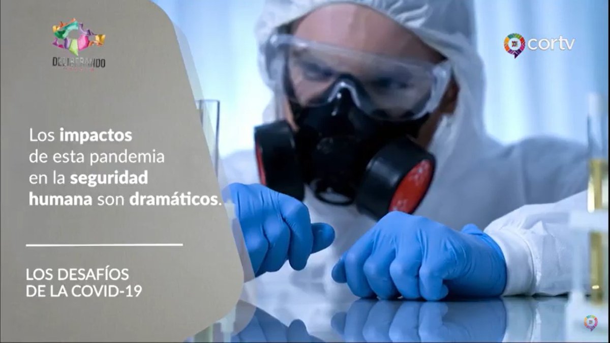 DeliberandoO's tweet photo. El titular de la @SEBIEN_GobOax, @RVasconcelosM y representantes de la @URSEOaxaca,@TecNMTlaxiaco y @ClinicaOSMO, analizaron el tema: "Los desafíos de la COVID-19", como parte del Proyecto #Deliberando, que se transmite cada martes por la señal de @cortv. https://t.co/pcN7OSygap