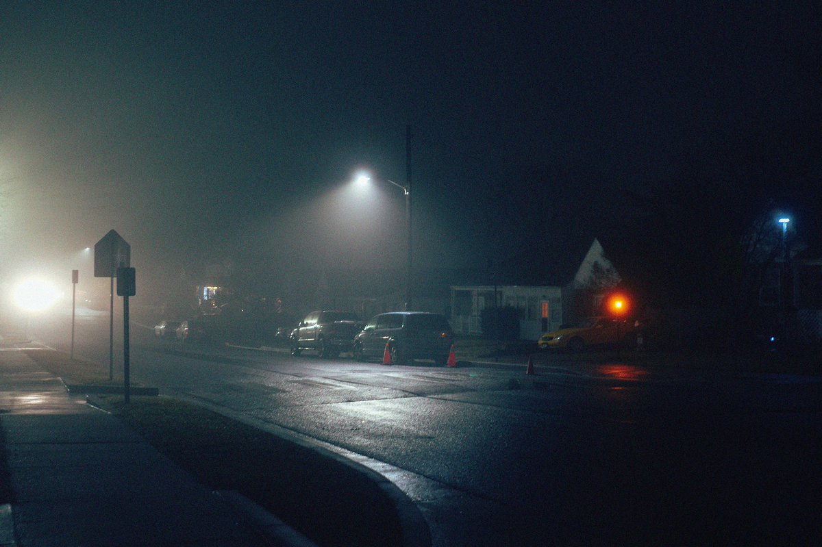 vinpuc's tweet photo. light in the fog tonight https://t.co/lNevIqqjAs