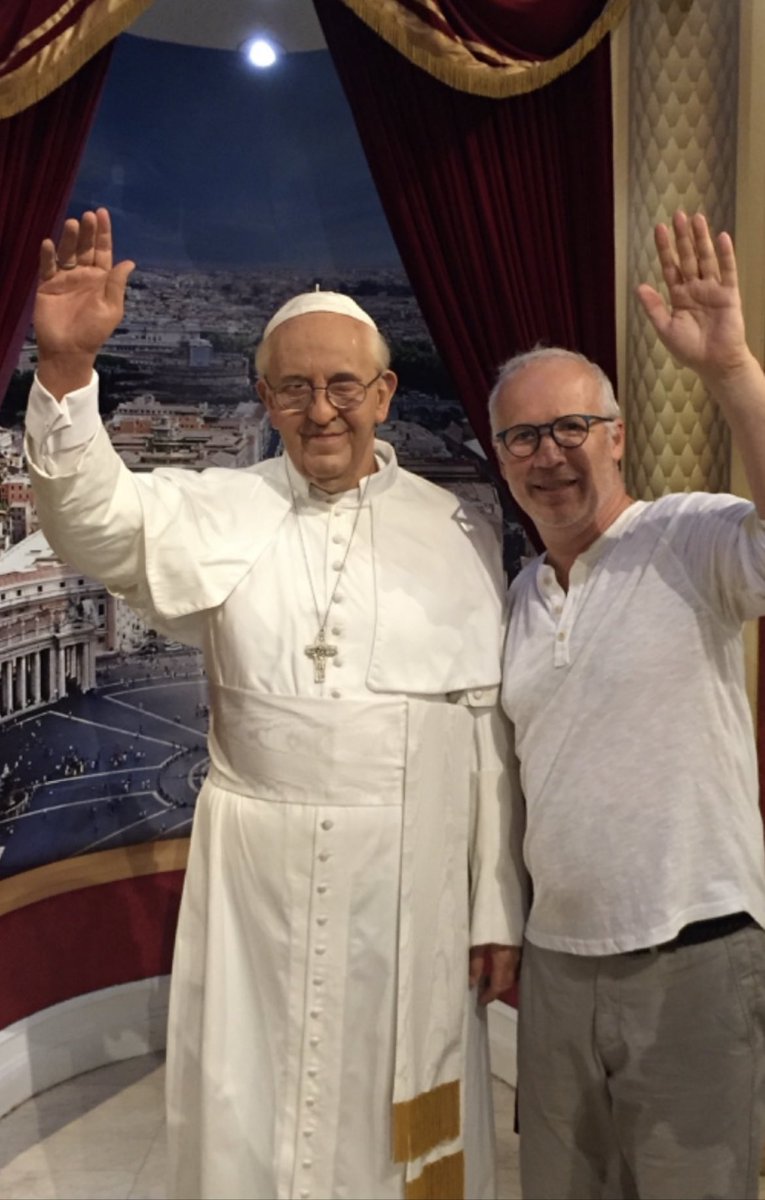 juanpablorocha's tweet photo. #PapaChallenge cualquiera se toma fotos con el Papa https://t.co/t67sSoDw5a