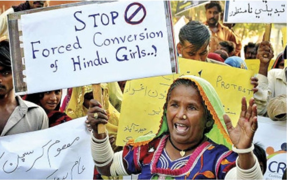 👉 70% of minor Hindu or Christian girls amongst the forced religious conversions in #Pakistan !

It is shameful that all Govt leaders in India hv not done anything to solve the problems of the #Hinduminority in Pakistan and Bangladesh‼️

#StopReligiousConversions
#FridayThoughts