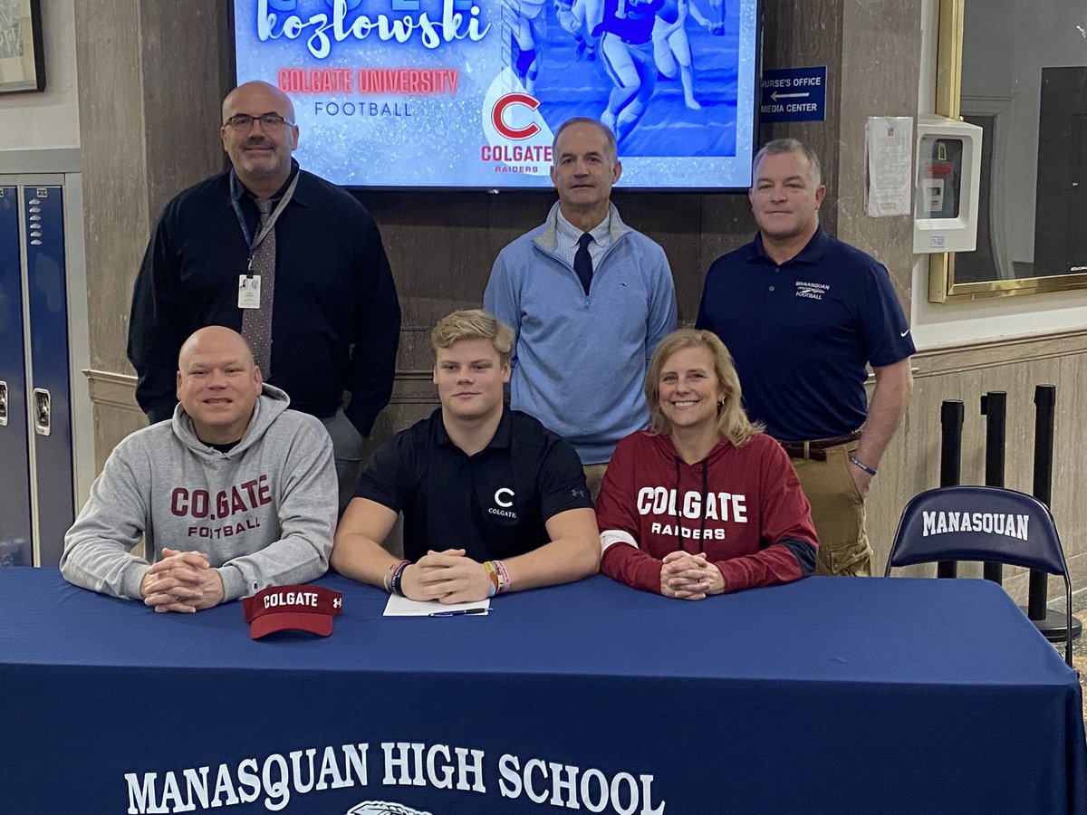 Dreams to reality yesterday! ✍🏻 Thank you to everyone who supported me for the last 4 years. @ColgateFB @Manasquan_FB