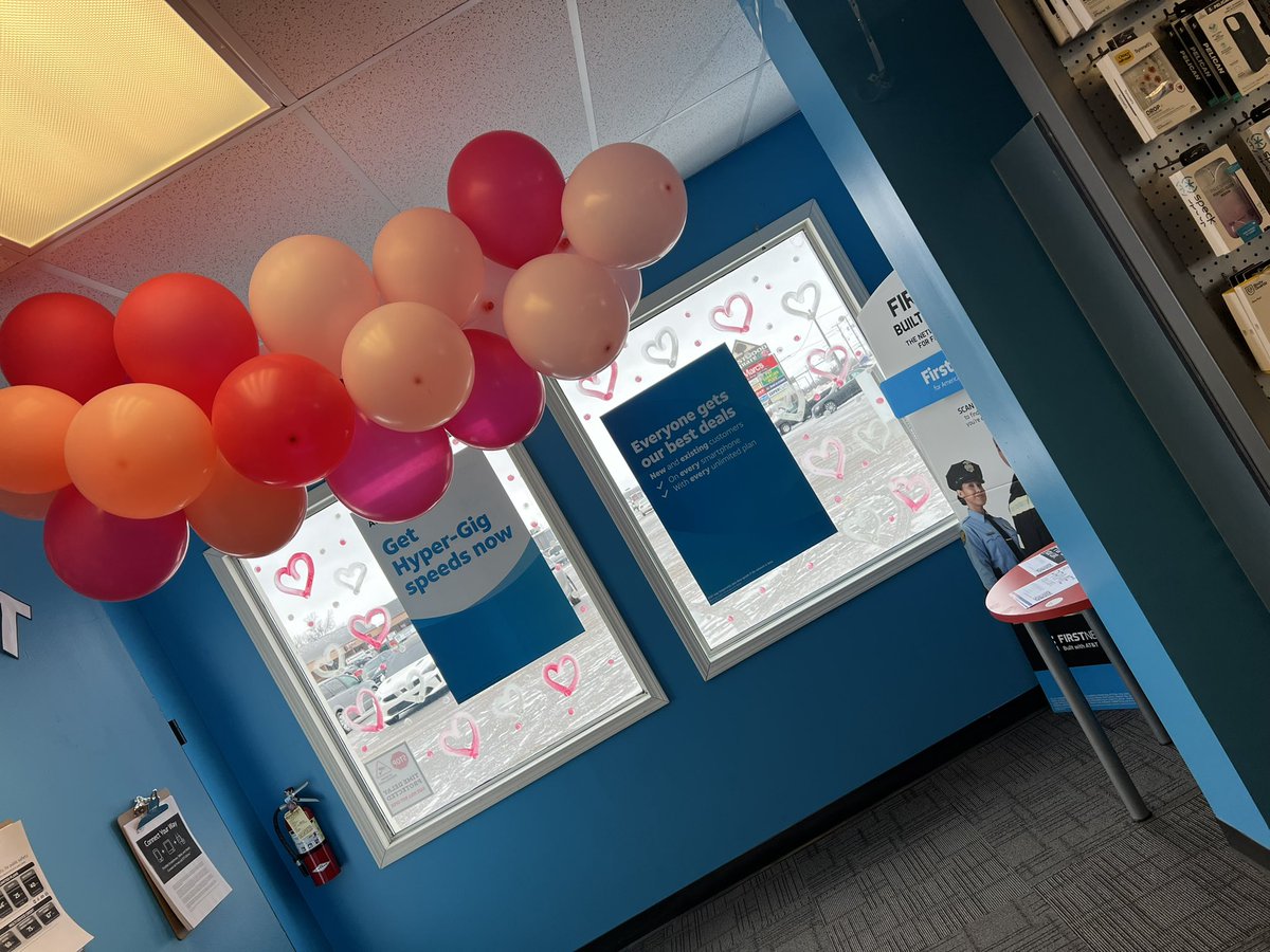 Made it through some inviting weather to see <a href="/ATT_Alliance/">Alliance AT&T</a> Team! Some insane AR Bundles, Dedicated FirstNet Wall, and holiday spirit! 

#Akronibles