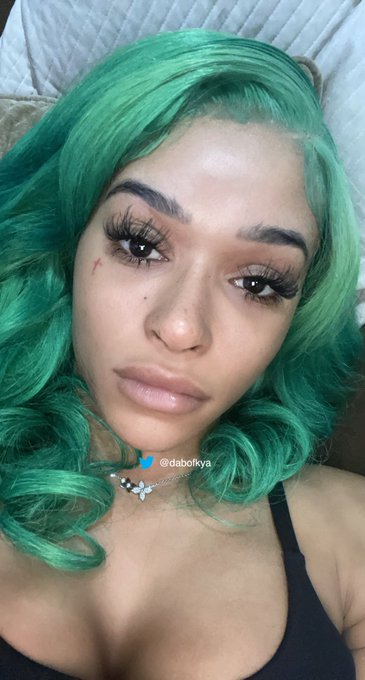 Just a dab💚 https://t.co/7BxkzprIUd<a href="/tag/shakethatasssaturday"class="tags"><span>#shakethatasssaturday</span></a>