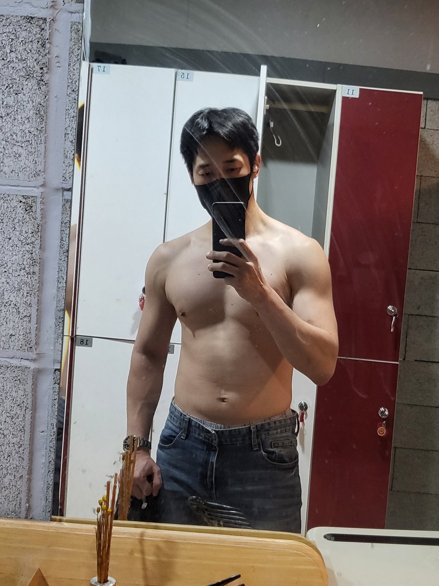 ajossi30's tweet photo. 체지방 더럽게 안빠지네. 식단 얼마나 더 조여야 하냐 https://t.co/ILCCCyMmRf