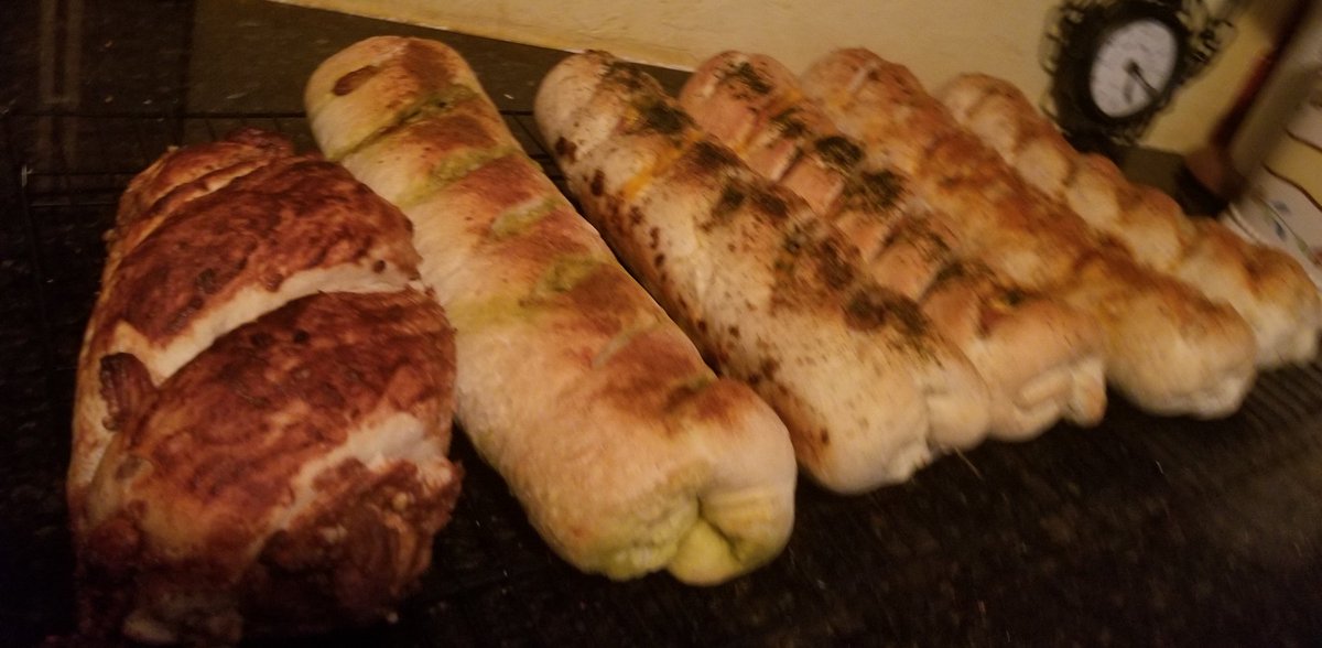 SweetRobin110's tweet image. Six loaves to warm my kitchen on this #snowday: pecan pear, pesto portobello, 2 pepperoni, &amp;amp; 2 ham &amp;amp; cheddar #scratchbaking #bread #newrecipes #bakingtherapy @HomeBaking @RedStarYeast @bakerella