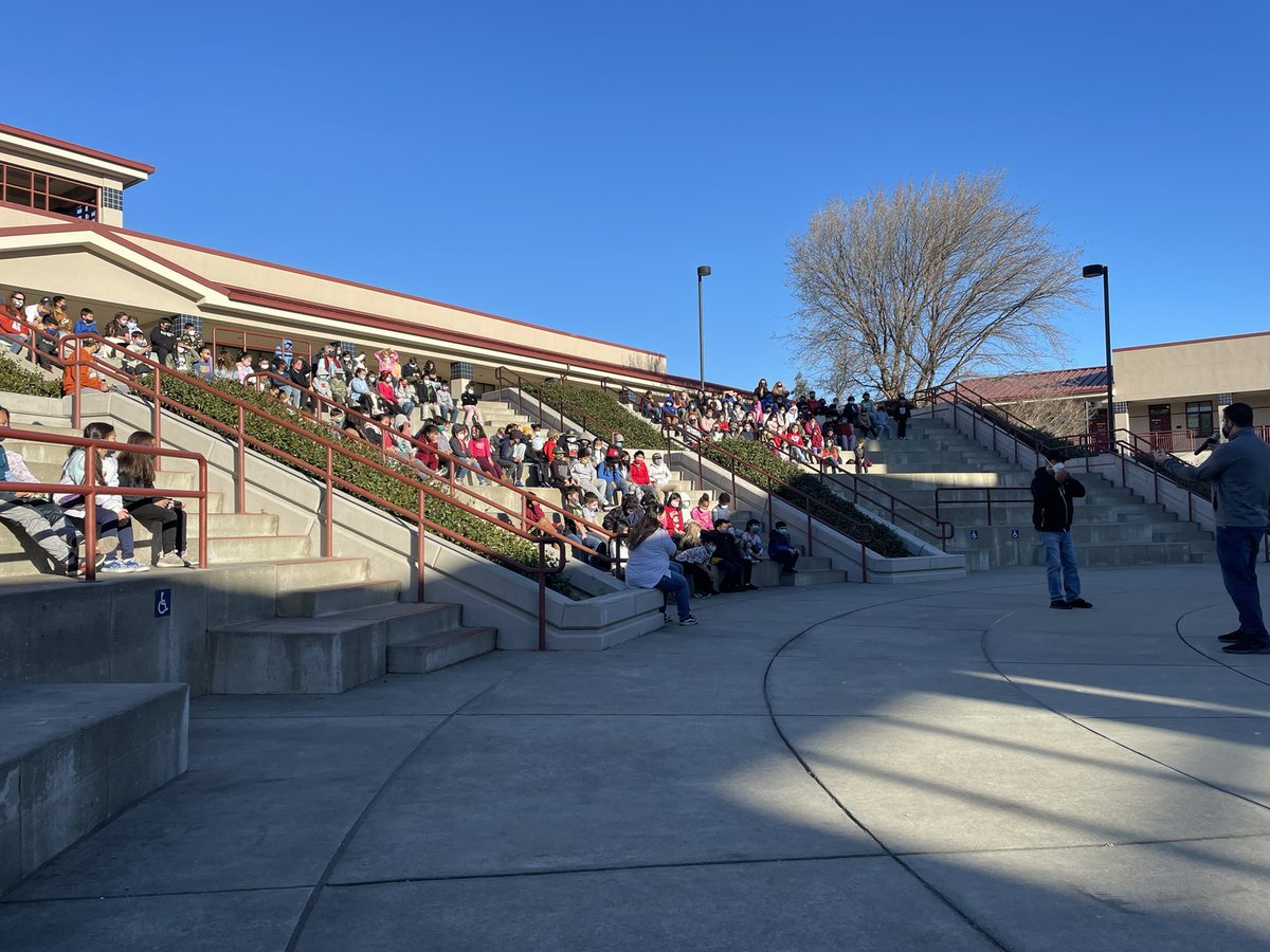 Cordelia Hills tweet media