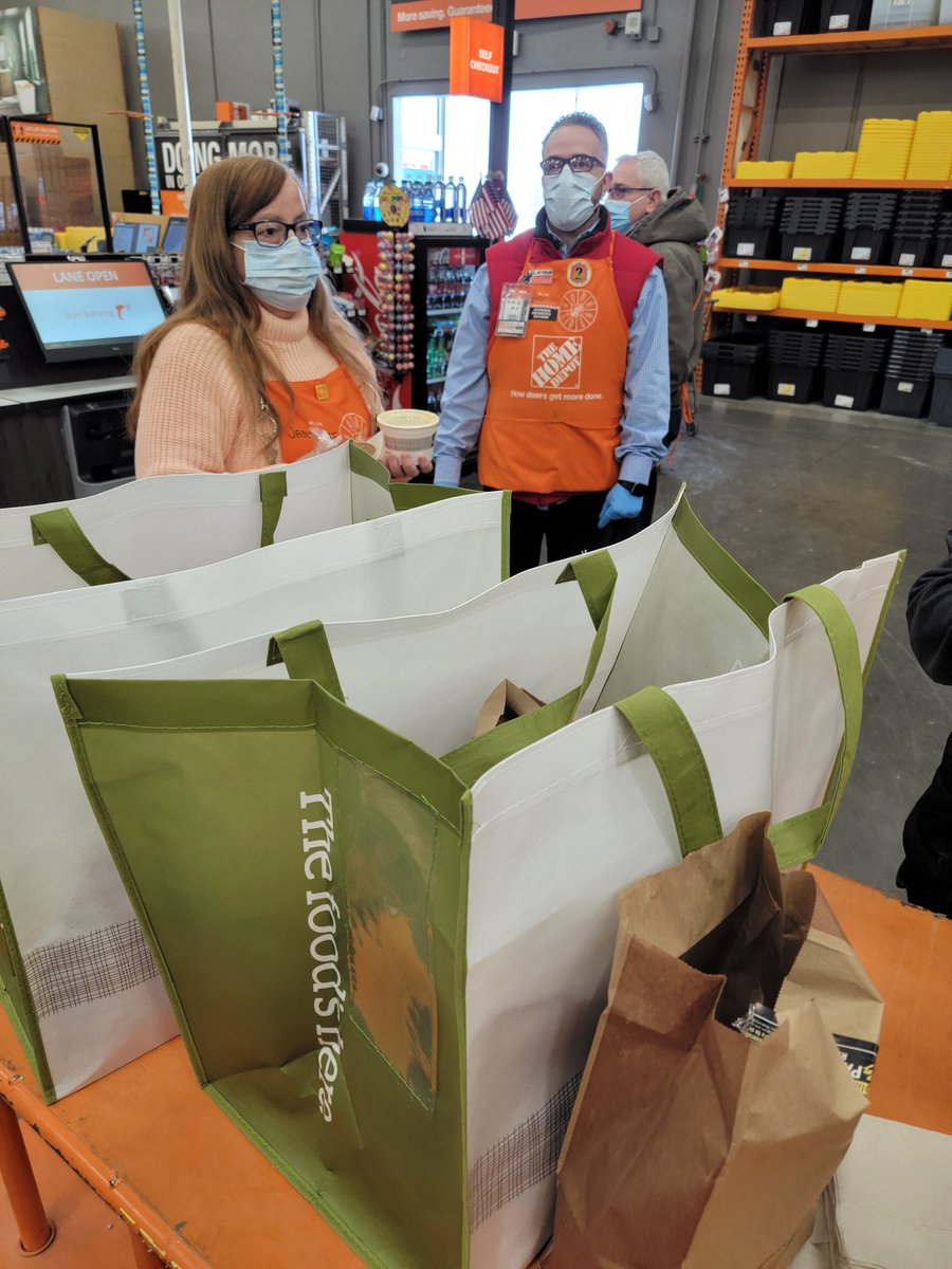 monseadams's tweet photo. Did someone say soup?
Delivering soup on this wintery day to team #3909 https://t.co/A6IMyRR1Wl