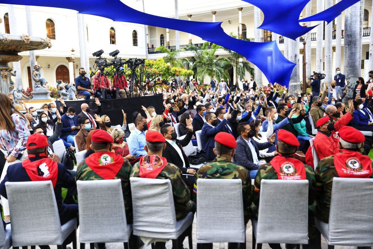 #03Febrero El acuerdo parlamentario rebelión militar del 4F:

1️⃣ Conmemorar el 30° aniversario de la rebelión del 4F bajo el liderazgo del Comandante Hugo Chávez como reconocimiento a la memoria histórica nacional y como un hito fundamental en el camino a la libertad plena.