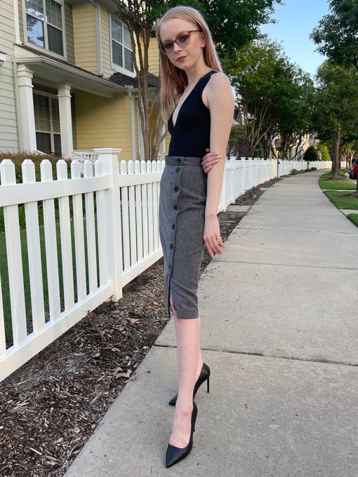 Did you know that the girl next door is a disciplinarian now?! https://t.co/qAsq7v6ZNn