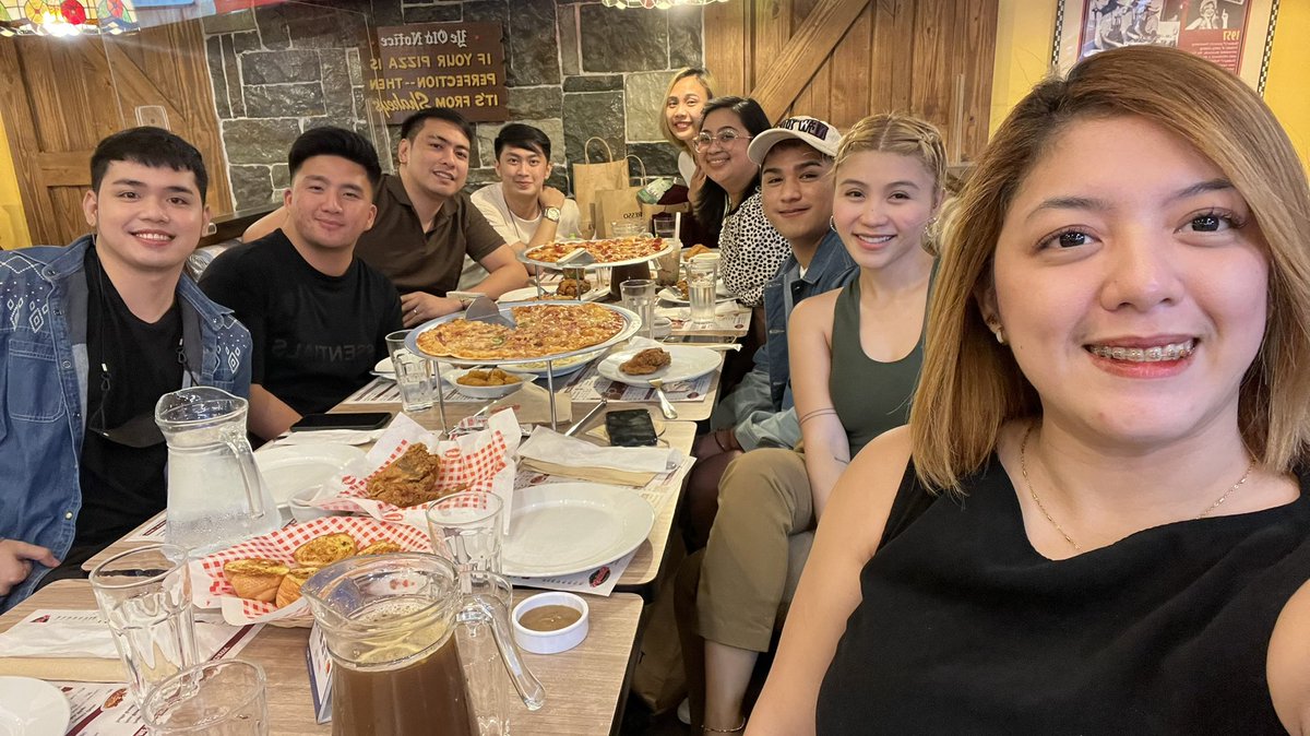 intraVENUSfluid's tweet photo. Tiktok Family to Genuine Friendship. #UnexpectedMeetUp https://t.co/M6ak92bTXT