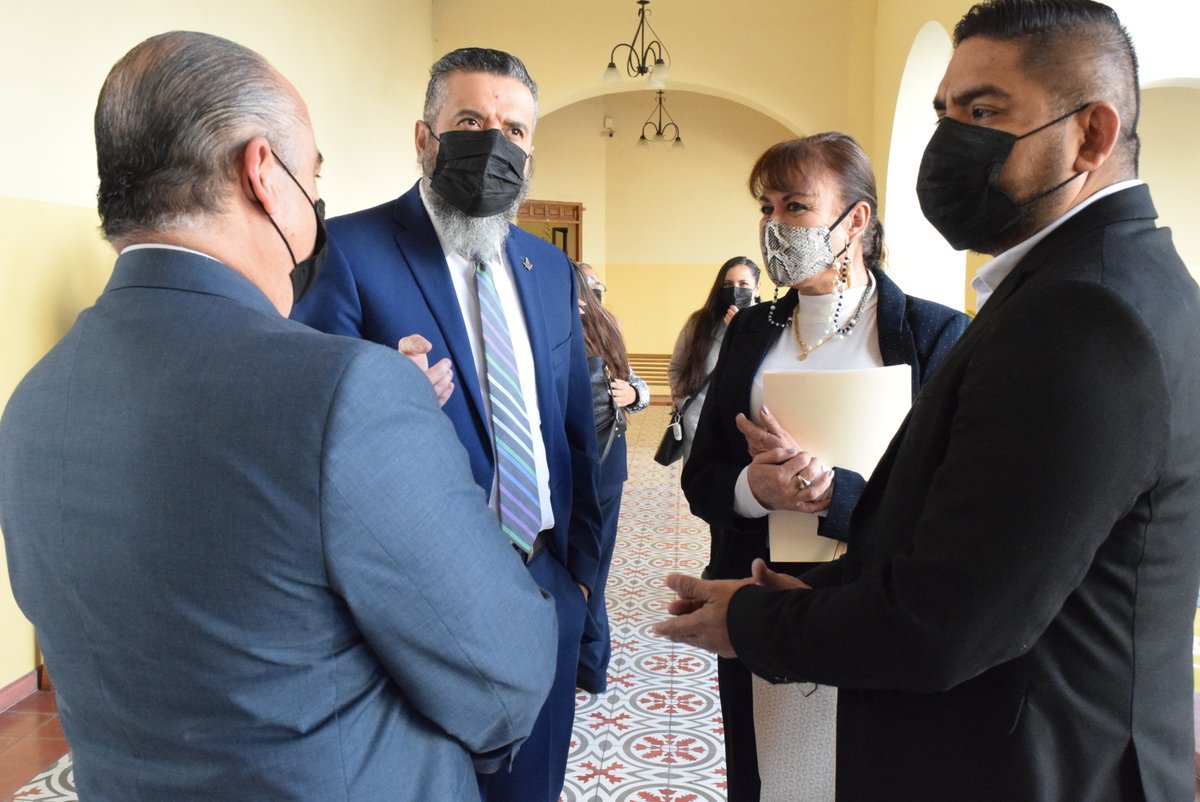 53mixta's tweet photo. Hoy recibímos a los asesores que impartieron el Diplomado de "Vida Saludable"; contando con la presencia de compañeros, así como autoridades de la Secretaría de Educación Jalisco,  para reconocer el trabajo de docentes que nos permitirá tener mejores maestros para sus hijos. https://t.co/xAN0ePclVt