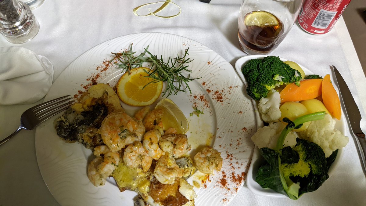 leenos_pt's tweet photo. Photo by Oleksandr Kucher

#madeira #madeiraisland #leenos #restaurant #funchal #funchalcity #funchalcity☕️🌤🌺🌸 #restaurante #funchal❤️ https://t.co/x9TaKyfVw9