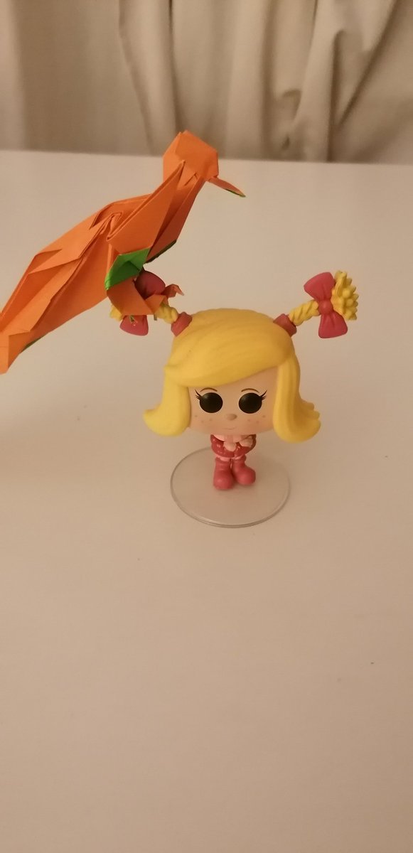 haidewiets's tweet photo. Hey Cindy-lou Who, you have aBird of Paradise
sitting on one of your ponytails.
Its been there for a week! 

Bird of Paradise
Fumiaki Kawahata

#birdofparadise #fumiakikawahata #cindylouwho #grich
#funkopops #funko
#haidewiets  #ZheZhi  #origami #h折り紙 #摺紙 https://t.co/Qnwy7YkK9K