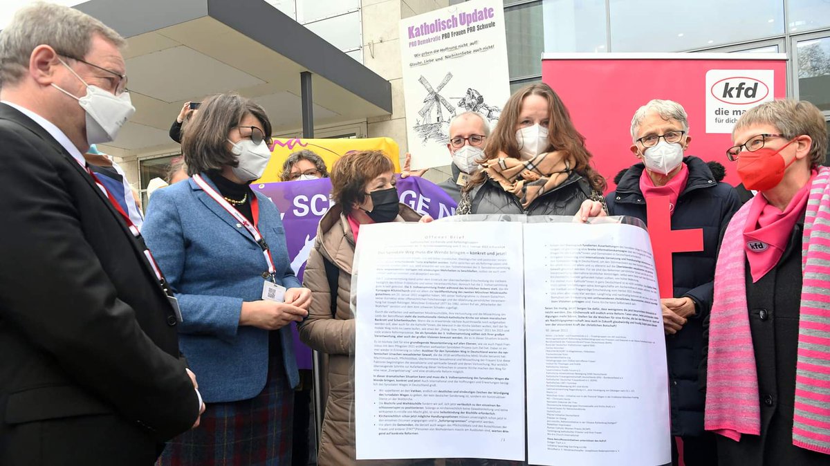 Impressionen vom Auftakt der 3. Synodalversammlung von <a href="/DerSynodaleWeg/">Der Synodale Weg - offizieller Account</a> in Frankfurt. #presse #kommwirt