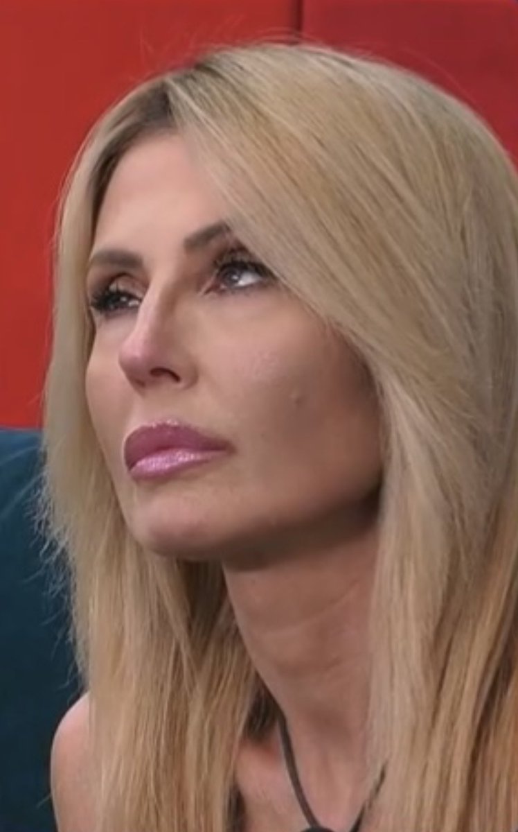 GabrieleCrudele's tweet photo. Per quanto l’intento sia nobile e l’argomento intoccabile no, Saviano renderebbe indigesta pure la favola di Cappuccetto Rosso. #sanremo2022 https://t.co/1fHnj6XwvO
