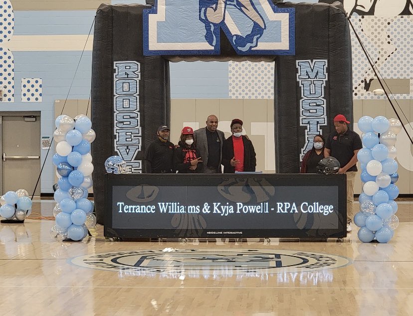 Roosevelt HS Dallas tweet media