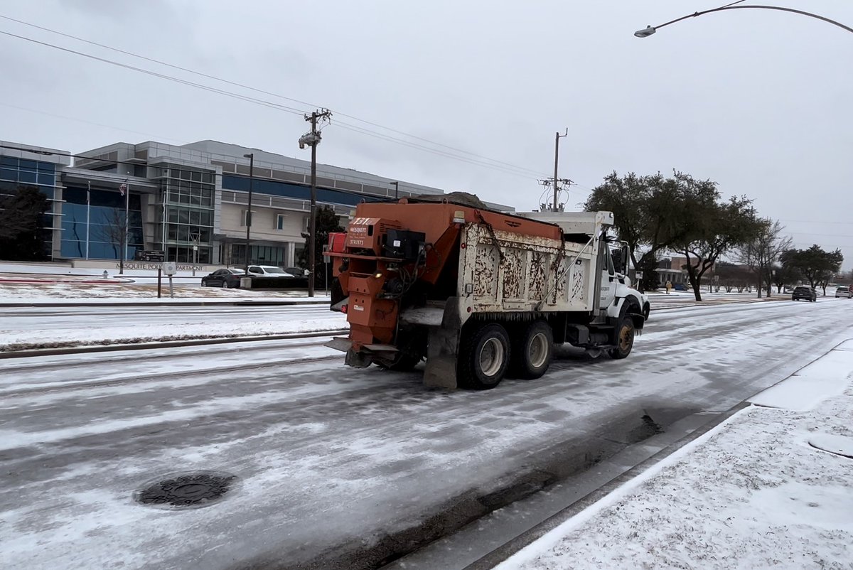 cityofmesquite's tweet photo. Our crews are hard at work providing #RealTexasService to make sure our roads and our city are as safe as possible. We appreciate everyone for their patience during this time. https://t.co/zayBHgcjCS