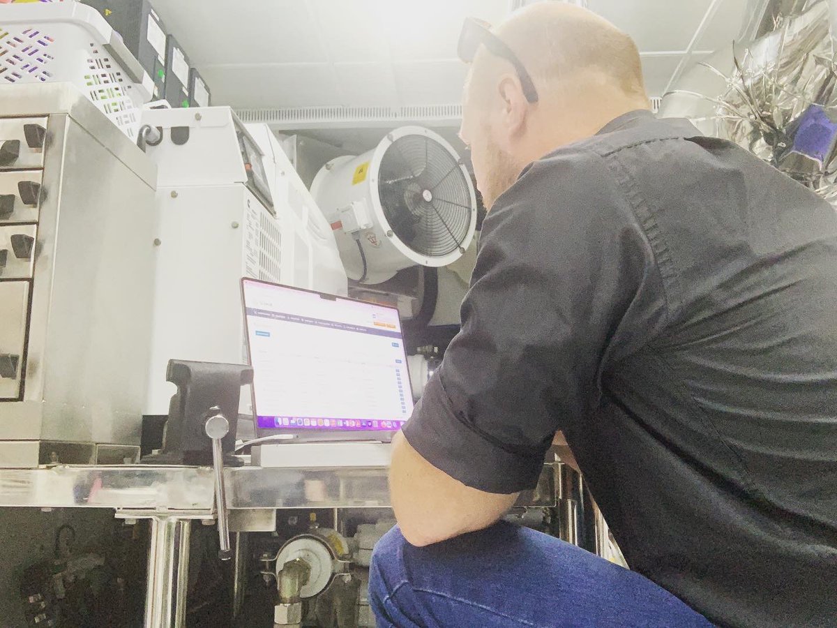 yachtsoftware's tweet photo. Setting up Seahub onboard a brand new 103ft Horizon. Complete equipment database installed and the maintenance plan implemented. Getting off on the right foot with an organised PMS in place - thats what we like to see #yachting #superyachts https://t.co/yW5OQCrnhk