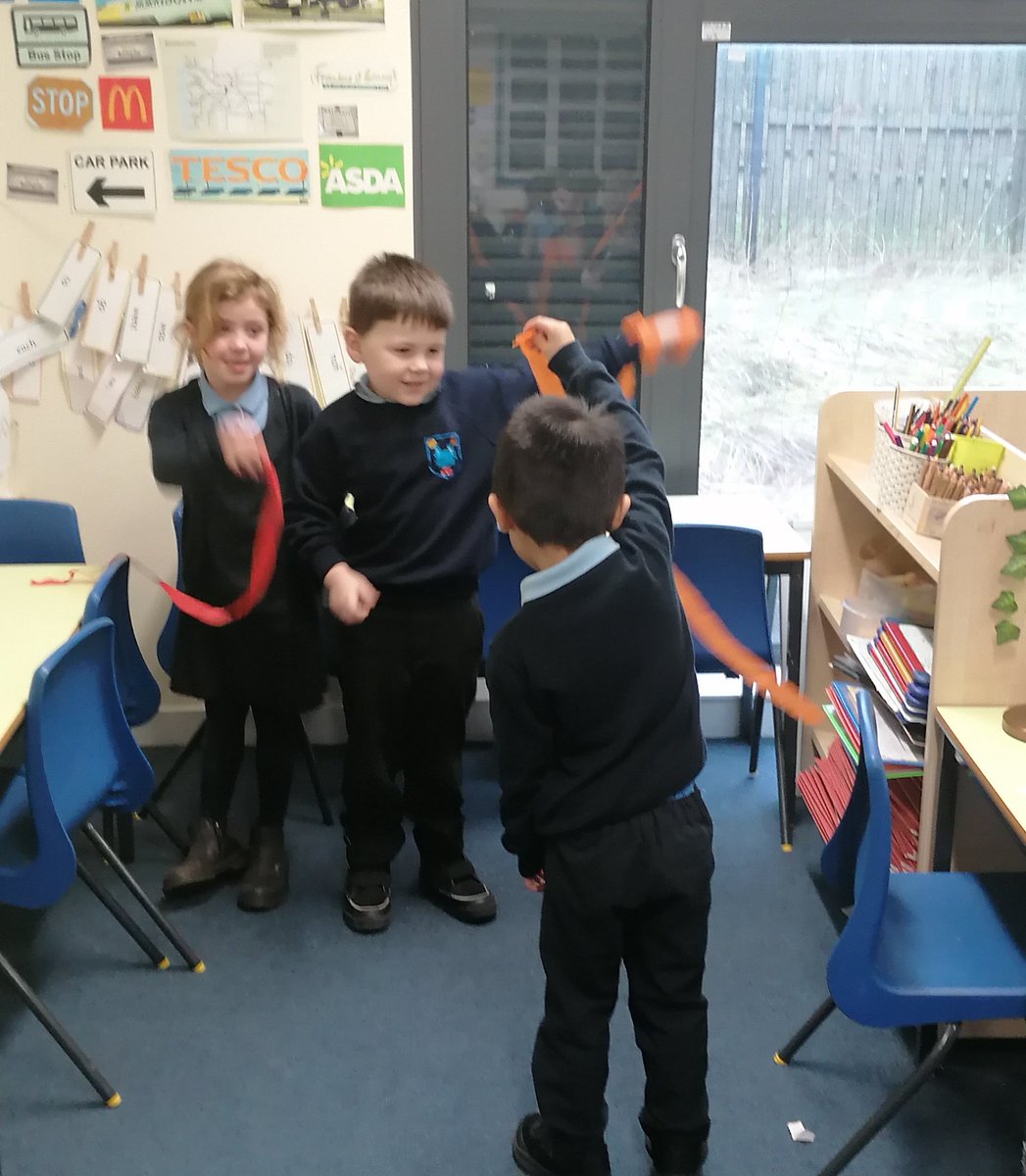 Being expressive and rhythmic when dancing to some Chinese music this week <a href="/SimpsonPrimary/">Simpson Primary</a> <a href="/1plus2_WLC/">1+2 WLC</a> #scotlandloveslanguages