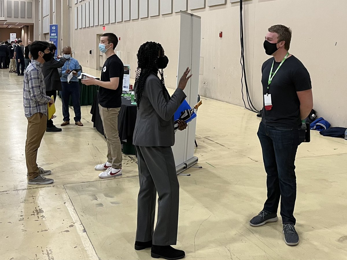Busy evening continues with many conversations with our Software Recruiting Champions and UR Team! <a href="/NCRCorporation/">NCR Corporation</a> @UGA_Engineering <a href="/universityofga/">UGA</a> #NCRLife #TonyURChamp #NCRUR
